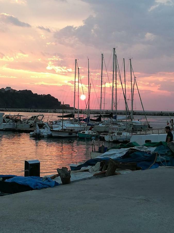 Casa Geltrude Al Porto Villa Procida Buitenkant foto
